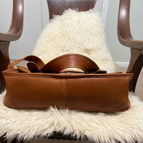 Vintage Coach NYC Carrier Messenger Shoulder Bag British Tan Rare - Picture 5 of 7